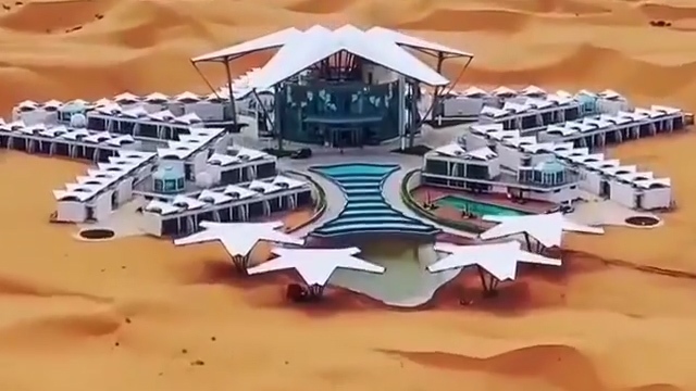 ساخت هتلی جالب در دل صحرا توسط چینی‌ها + فیلم