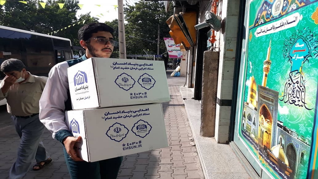 اهدای ۳ هزار ماسک و ژل بهداشتی به گروه جهادی رضوی