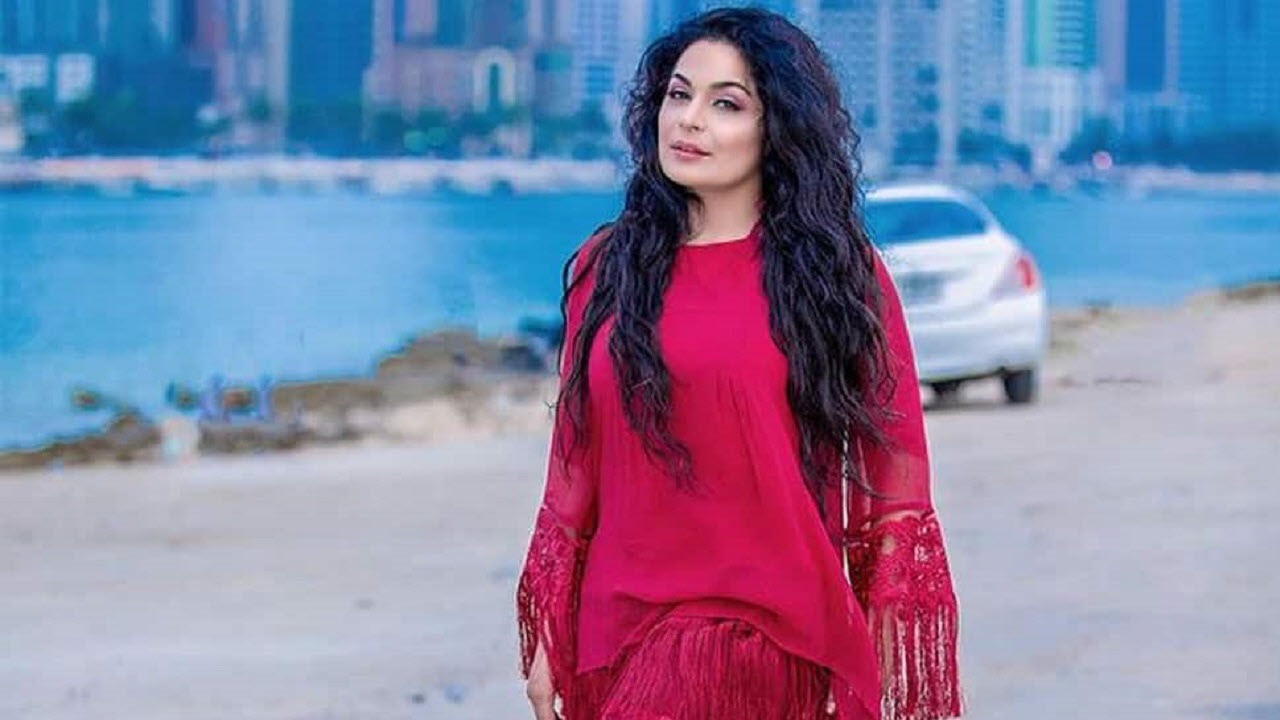 بازیگر مشهور پاکستانی برای نجات خود و مادرش دست به دامن عمران خان شد