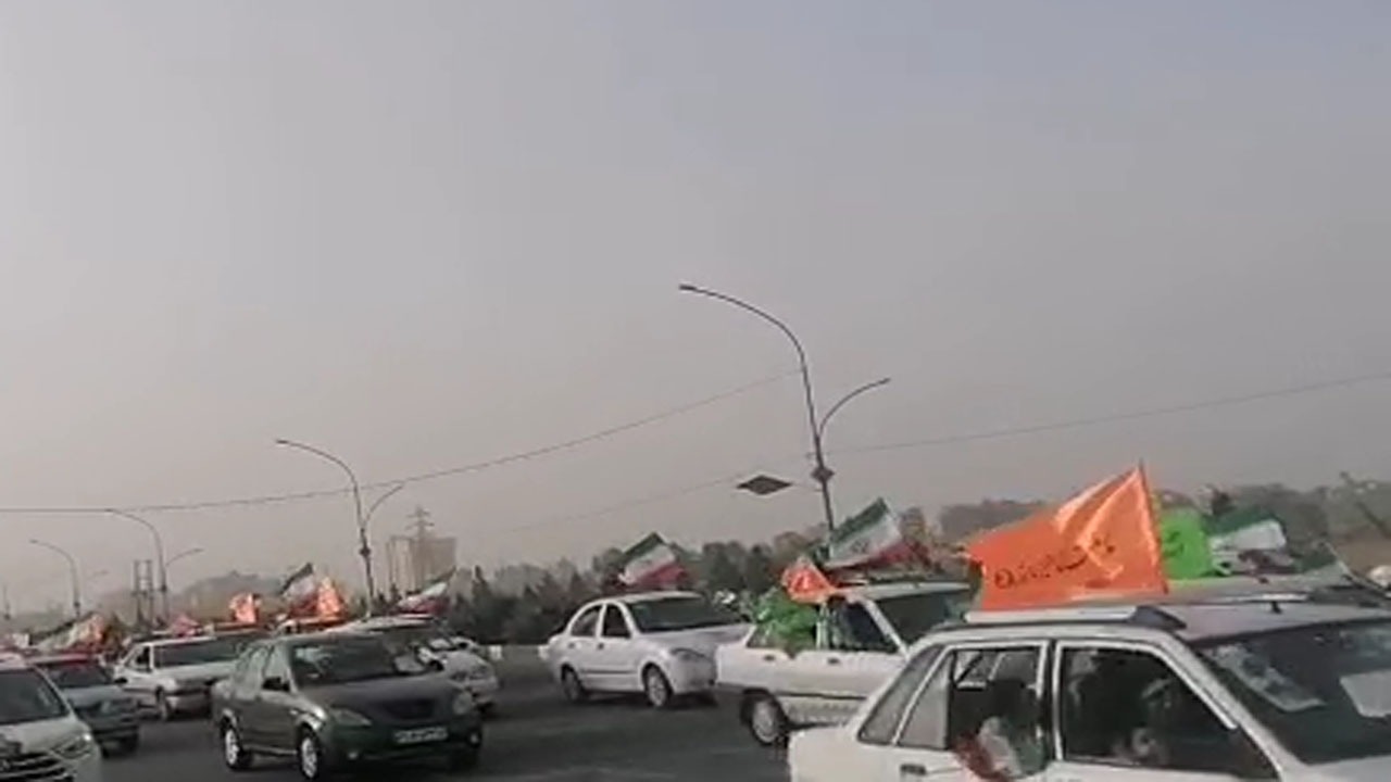 شادی مردم قم بعد از اعلام قطعی نتایج انتخابات + فیلم
