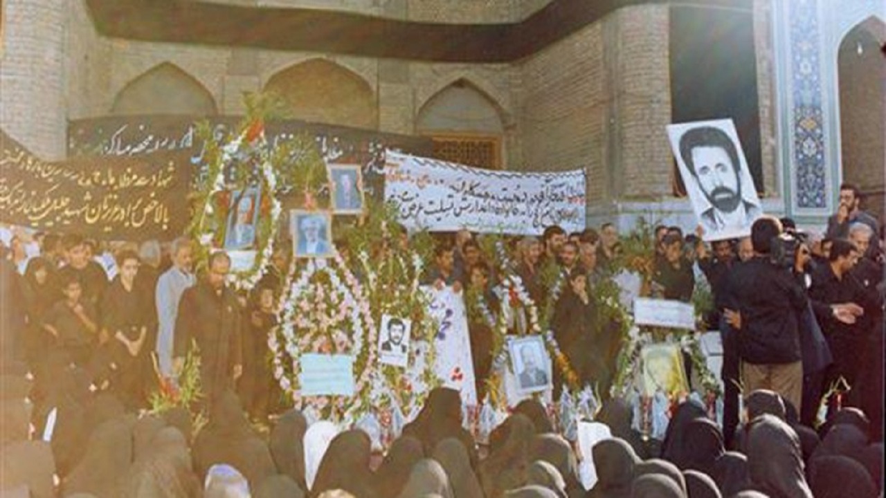 ماجرای انفجار در حرم امام رضا (ع) چه بود؟/ وقتی خادمان حرم مجبور شدند تابوت‌ها را بگردند