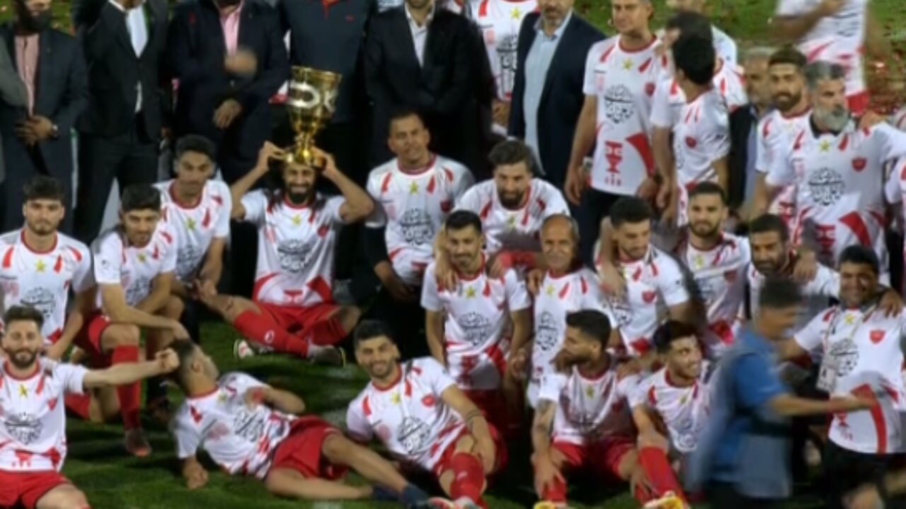 مراسم اهدای جام به تیم پرسپولیس تهران + فیلم
