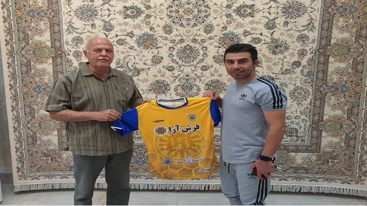 بازیکن تیم فوتسال فرش آرای مشهد قراردادش را تمدید کرد
