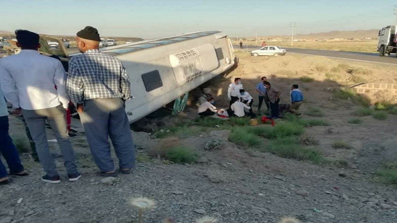واژگونی اتوبوس مسافربری در کمربندی تربت حیدریه