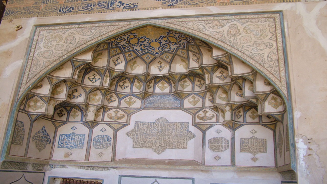 فیلمی از مسجد تاریخی نقشینه در آران و بیدگل