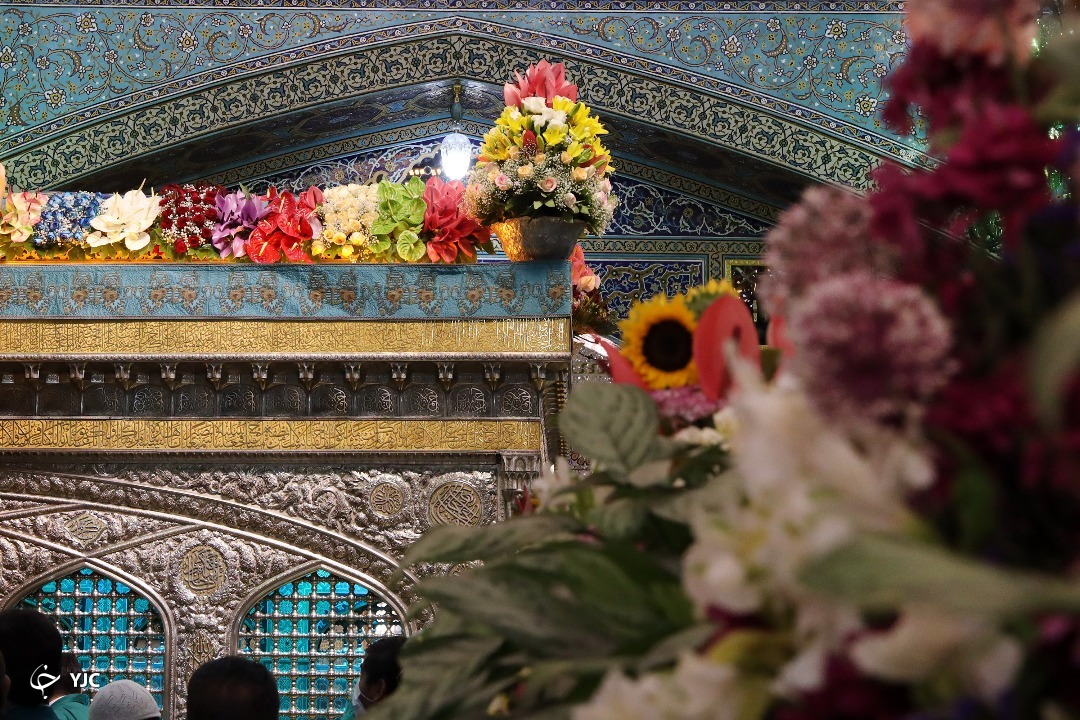 تلاش خادمان حرم مطهر رضوی برای میزبانی باشکوه از زائران به مناسبت میلاد امام رضا (ع) تلاش خادمان حرم مطهر رضوی برای میزبانی باشکوه از زائران به مناسبت میلاد امام رضا (ع)