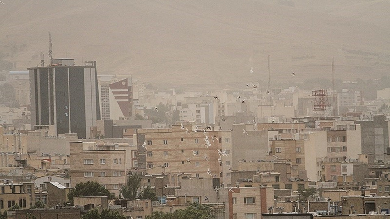 غبار محلی استان همدان را فرا می‌گیرد