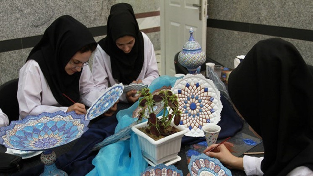 صنایع‌دستی بومی شرق استان سمنان احیا شود