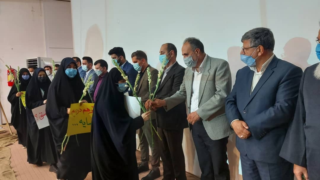 همدردی دانش آموزان تایبادی با کودکان افغانستان
