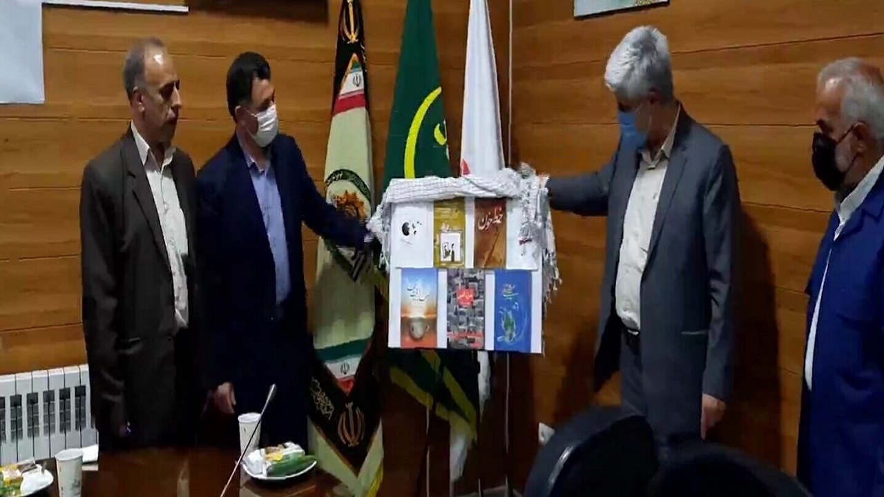 رونمایی از ۷ کتاب دفاع مقدس در تبریز