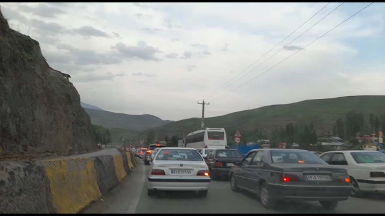 فیلمی از ترافیک سنگین خودروها در جاده هراز