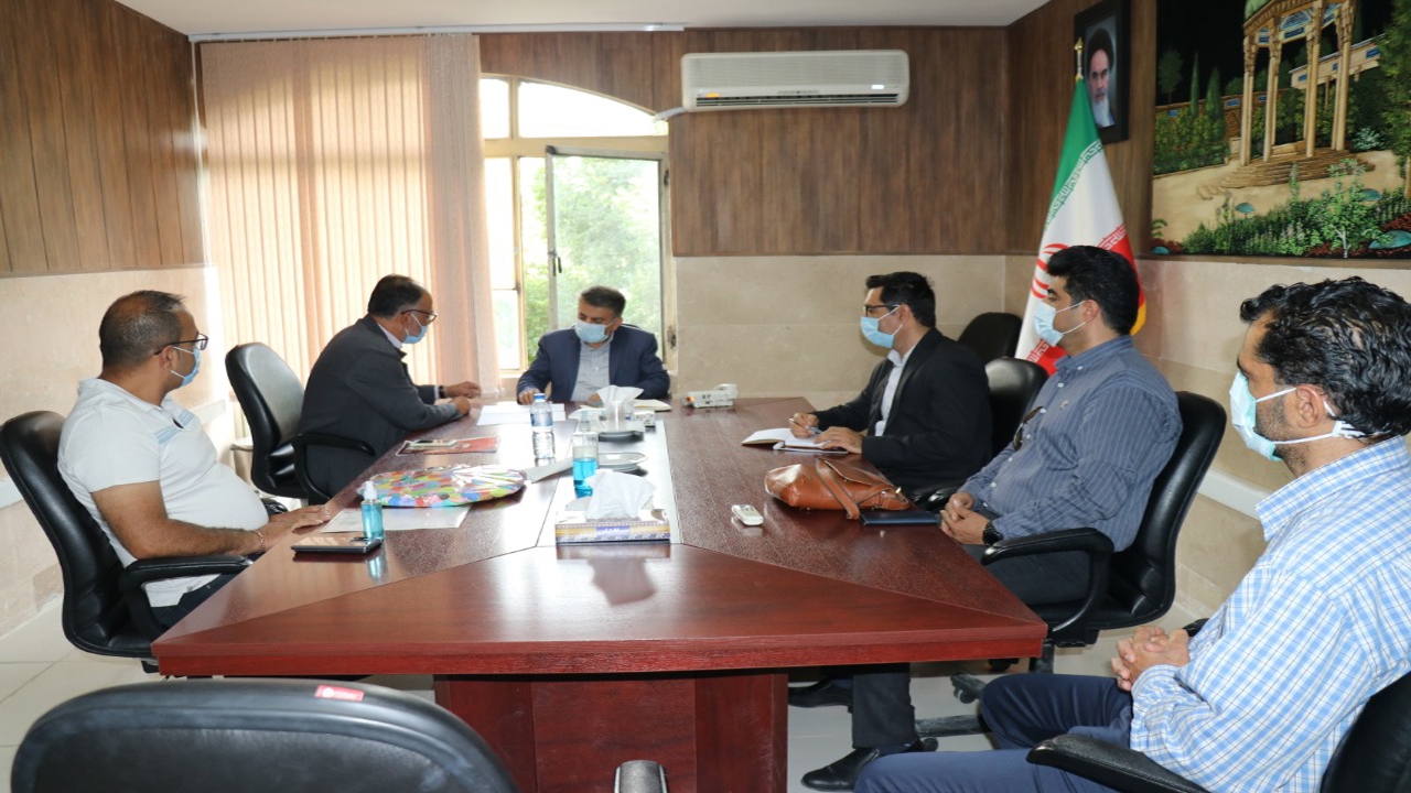 فارس پیشتاز در سامان‌دهی پلاک‌گذاری خودروهای کلاسیک