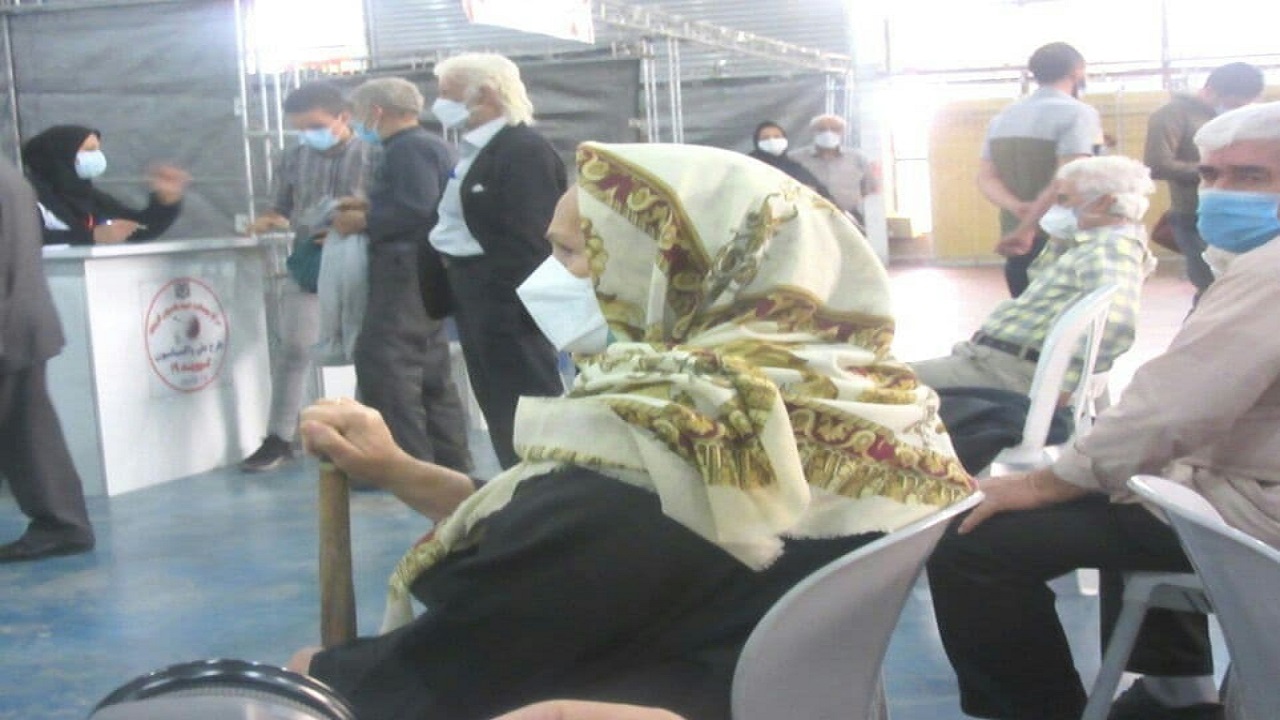 ادامه واکسیناسیون افراد بالای ۷۰ سال در شهرستان قزوین