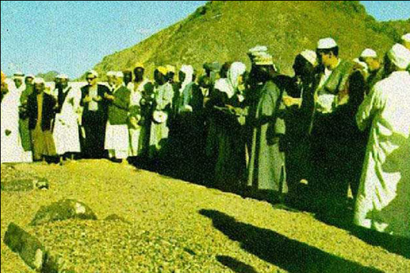 شهیدی که گریه بلند پیامبر (ص) را درآورد/ نخستین تسبیح با تربت چه کسی ساخته شد؟