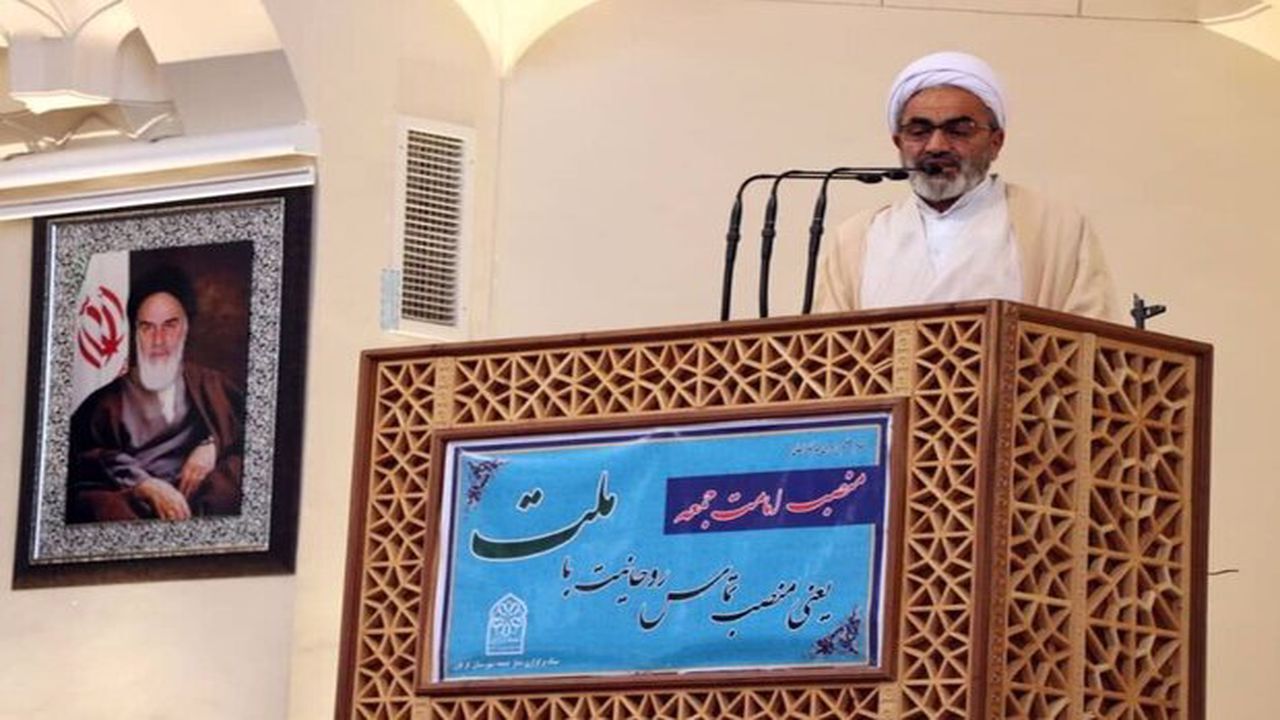 شایعه سازی حربه دشمن برای ناامید کردن مردم از نظام است