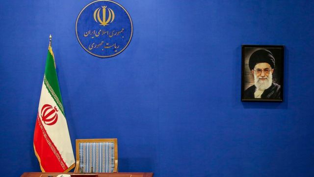 نخستین مهر حضور رای اولی&zwnj;ها در انتخابات ۱۴۰۰