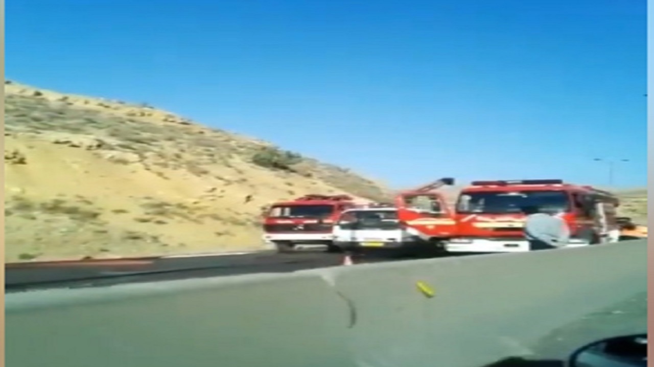 واژگونی تانکر حمل بنزین در اتوبان شیراز به مرودشت + فیلم