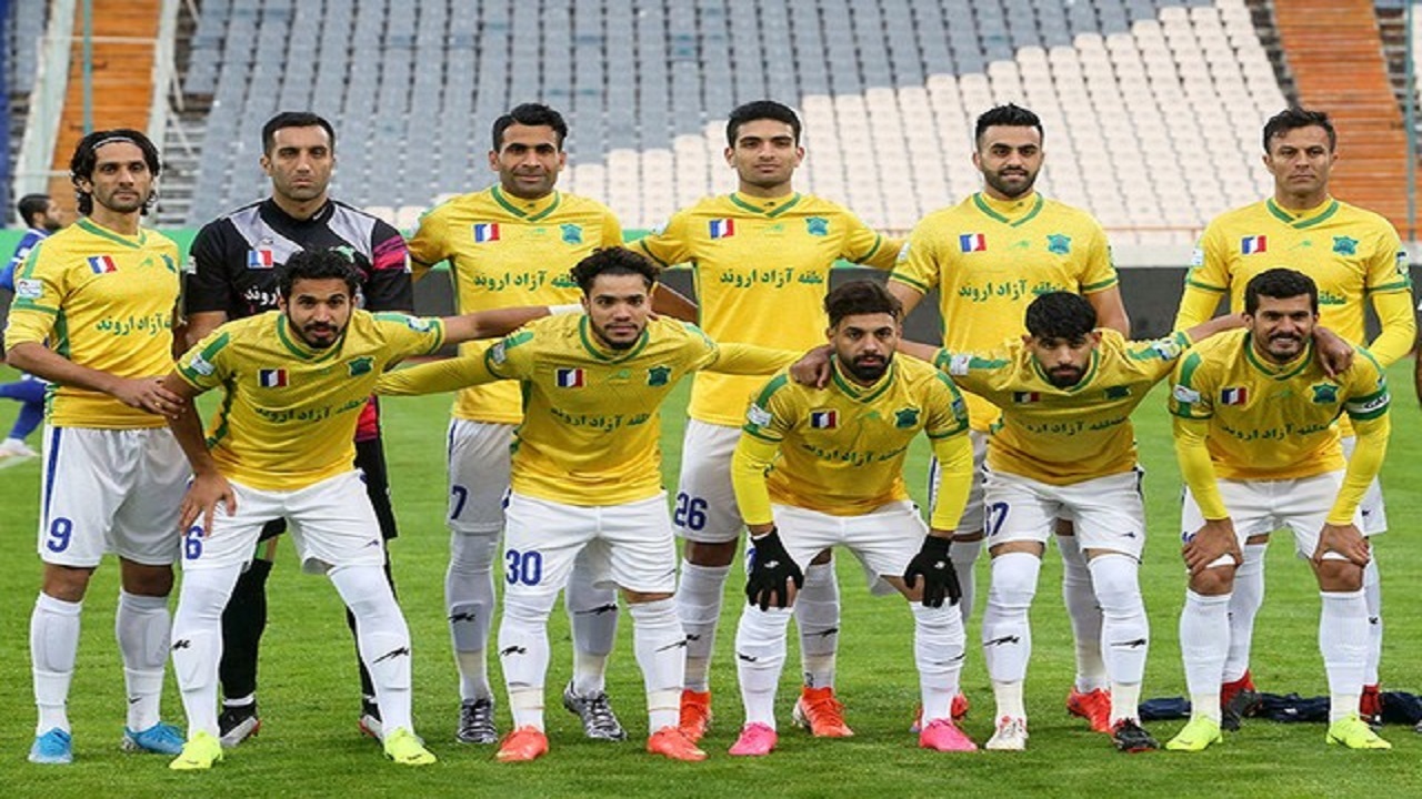 عزیمت بازیکنان تیم فوتبال صنعت نفت آبادان به تهران