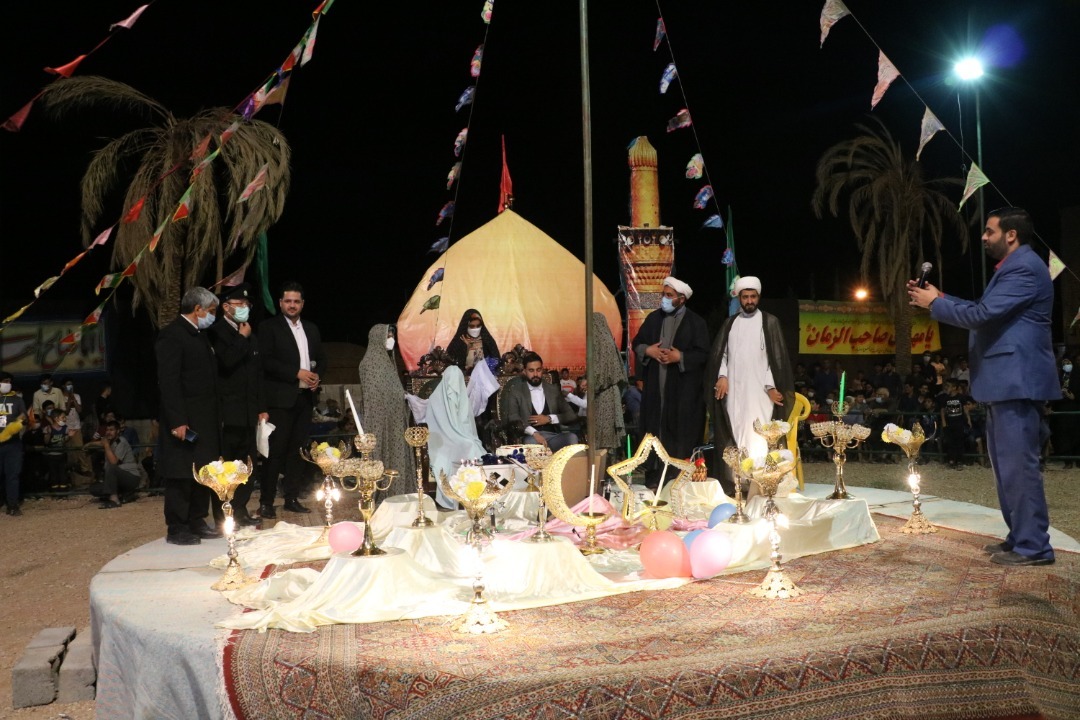 پرچم گنبد ملکوتی حضرت رضا (ع) در روستای ده زیار کرمان برافراشته شد+ تصاویر
