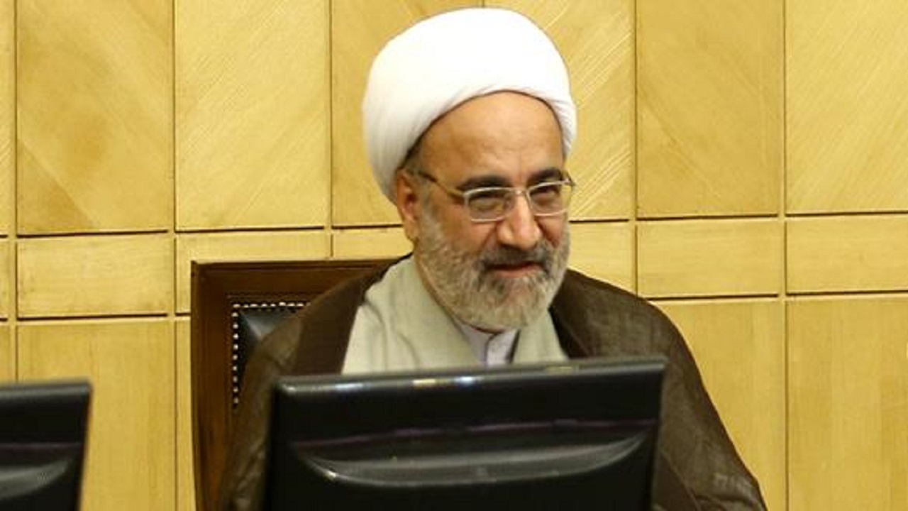 الزام رفتن به دفاتر اسناد رسمی پس از دریافت برگ سبز خودرو هنوز ابهام دارد