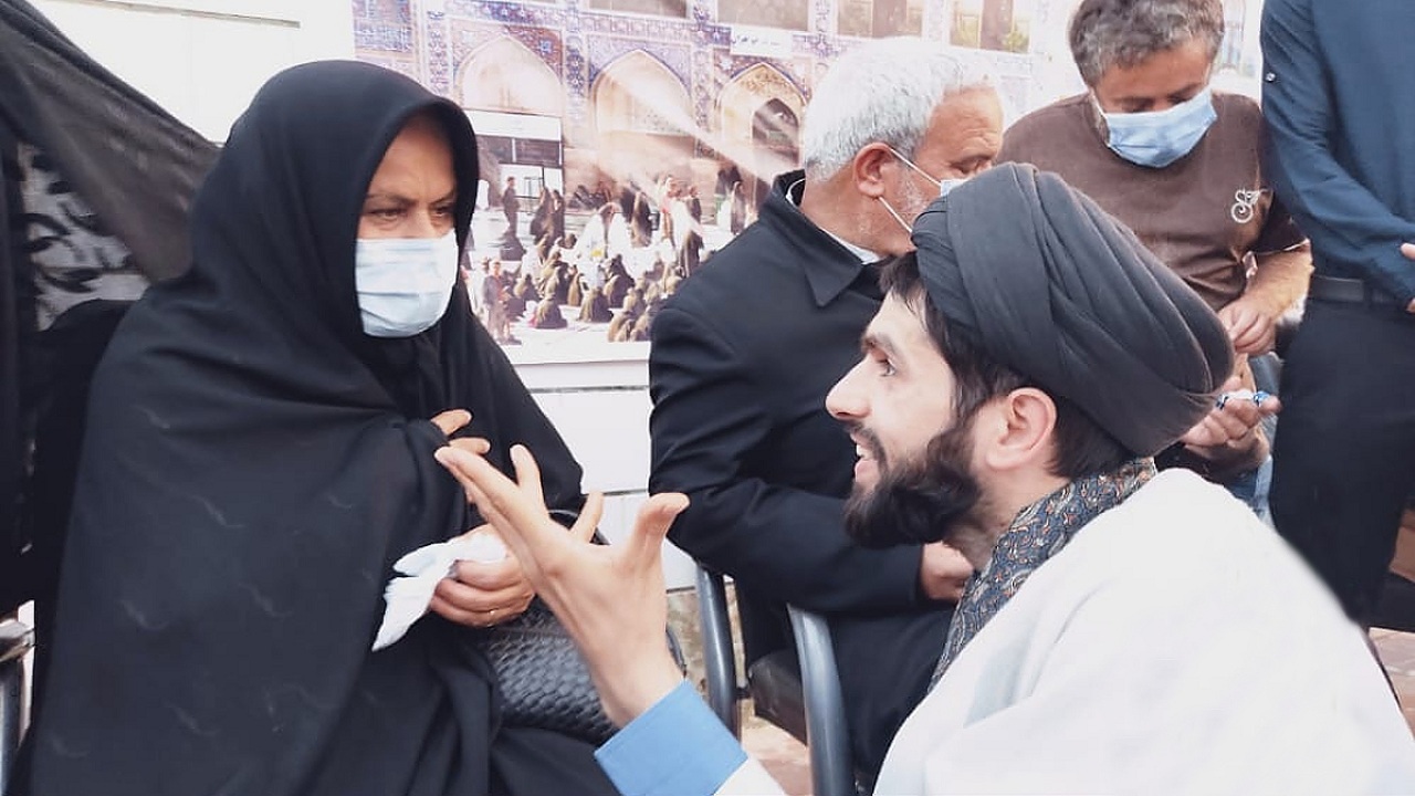 مادر دشتستانی در حضور خادمان حرم رضوی از قصاص قاتل فرزندش گذشت