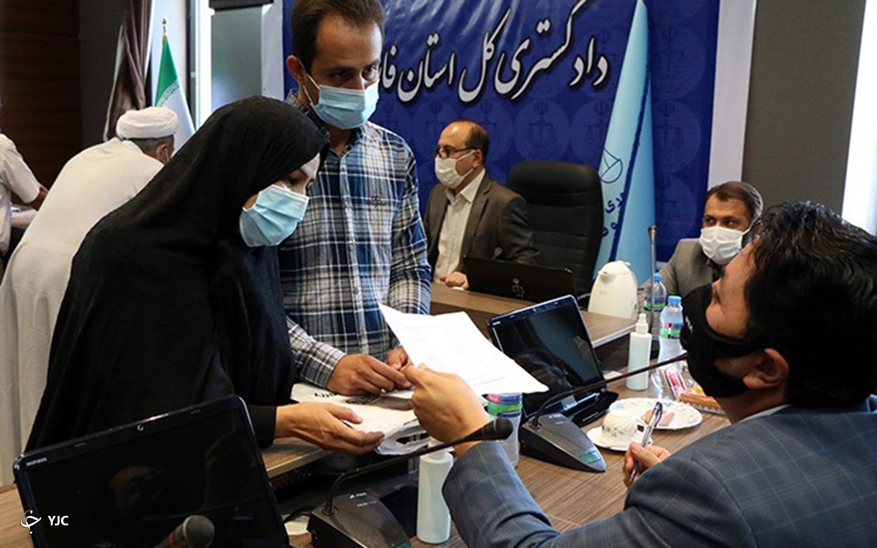 رسیدگی به مشکلات مردمی با حضور مسئولان قضایی فارس
