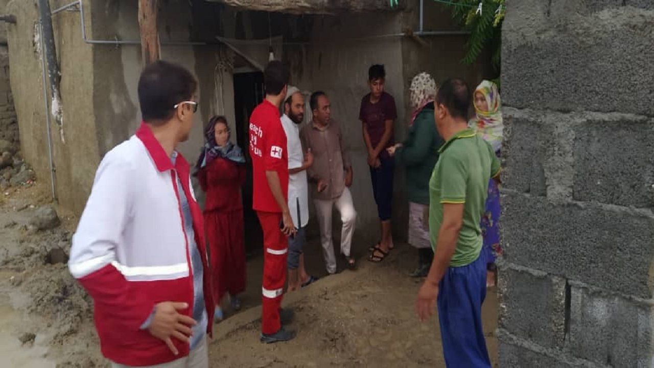 امدادرسانی به حادثه دیدگان متاثر از سیل در شرق گلستان