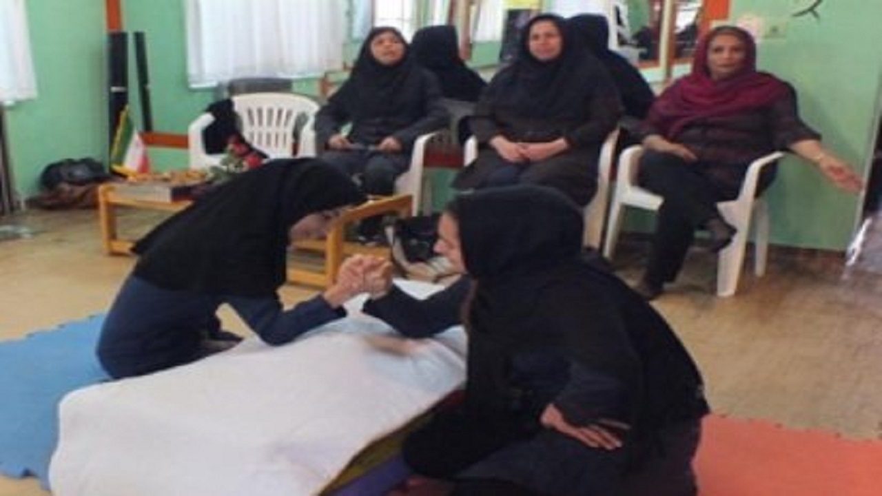 کارگاه آموزشی مچ‌اندازی برای بانوان ملایری برگزار شد