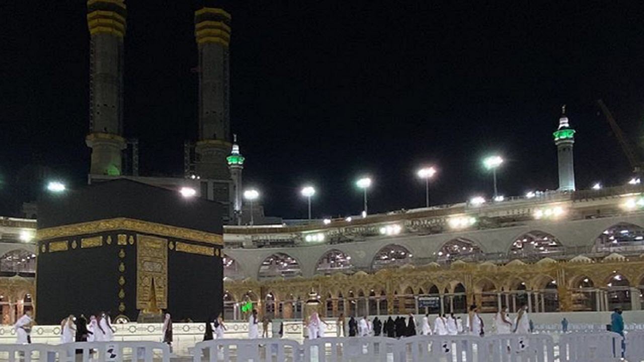 پرده جدید خانه خدا رونمایی شد + عکس