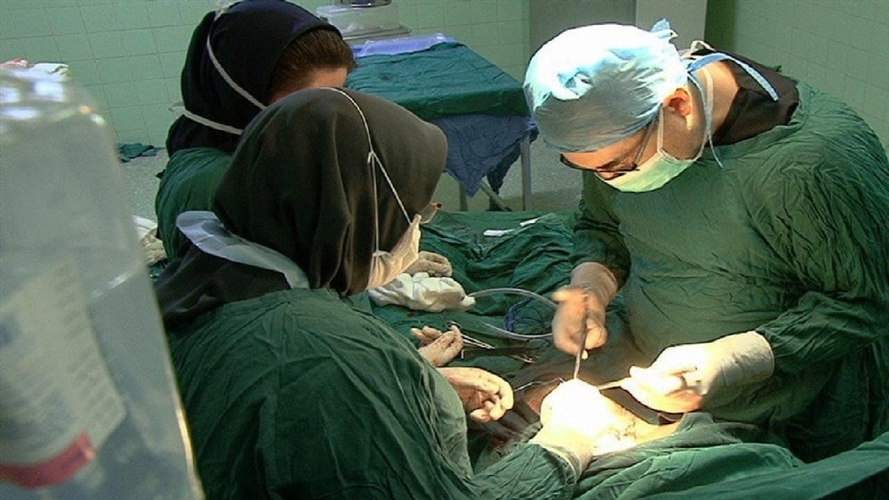 خروج توده ۴ کیلویی از شکم زن اراکی