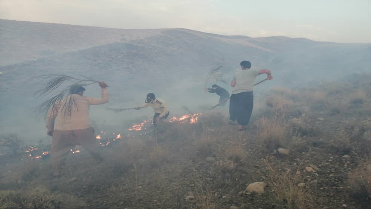 ادامه آتش سوزی در ارتفاعات سپیدان
