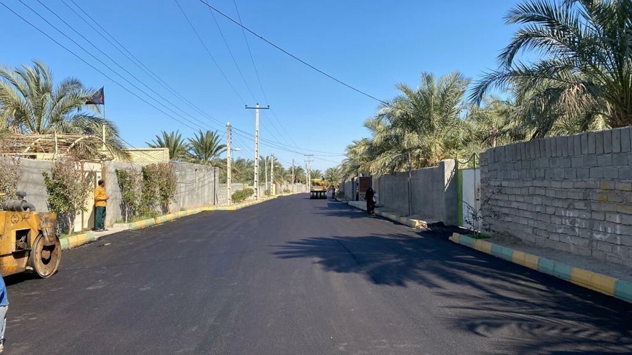 اجرای طرح هادی و آسفالت معابر در ۱۸روستای ریگان