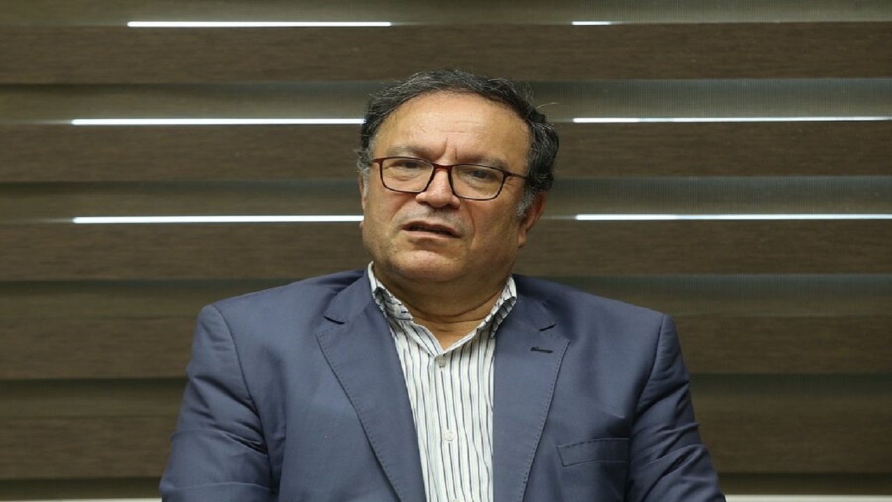 مسئولان کشور در موضوع کرونا دچار ساده‌انگاری شده‌اند/ هنوز وارد پیک پنجم نشده‌ایم