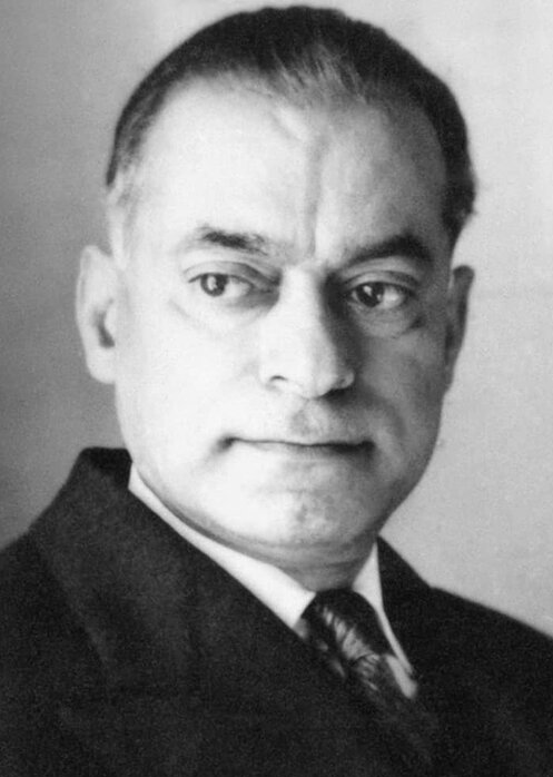 مردی که نیما یوشیج اورا وصی آثار خود کرد + تصاویر