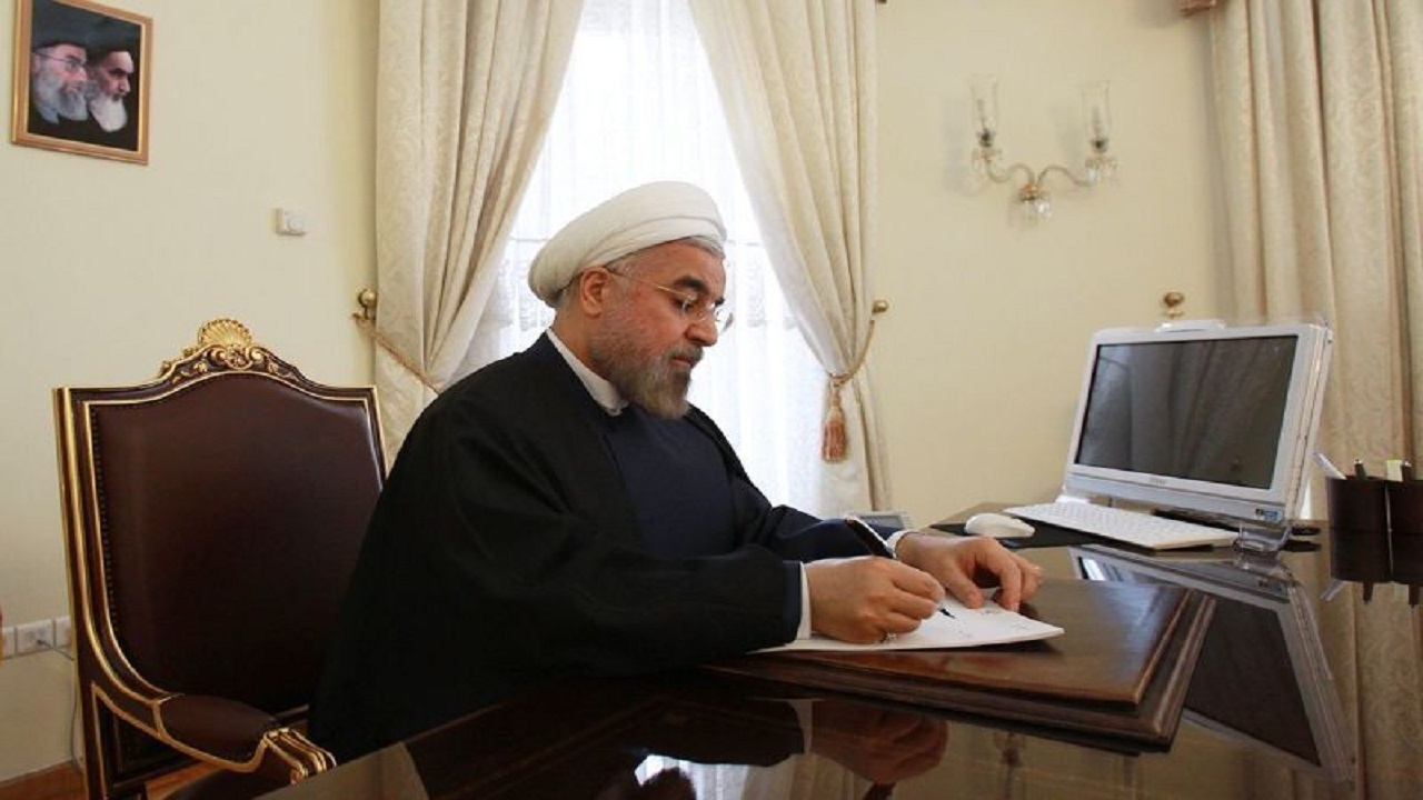 پیام تسلیت روحانی درپی درگذشت مادر بزرگوار شهیدان موسوی
