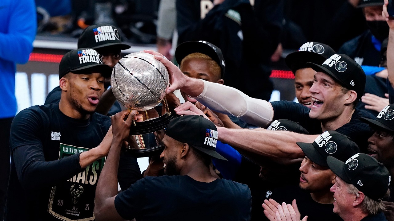پلی آف لیگ بسکتبال NBA/ میلواکی قهرمان کنفرانس شرق شد و به فینیکس رسید
