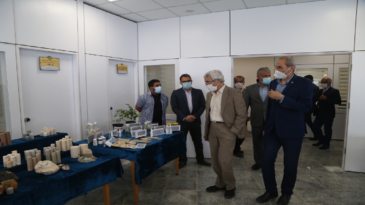 مرکز رشد دانشگاه خلیج فارس از شورای گسترش آموزش عالی مجوز گرفت