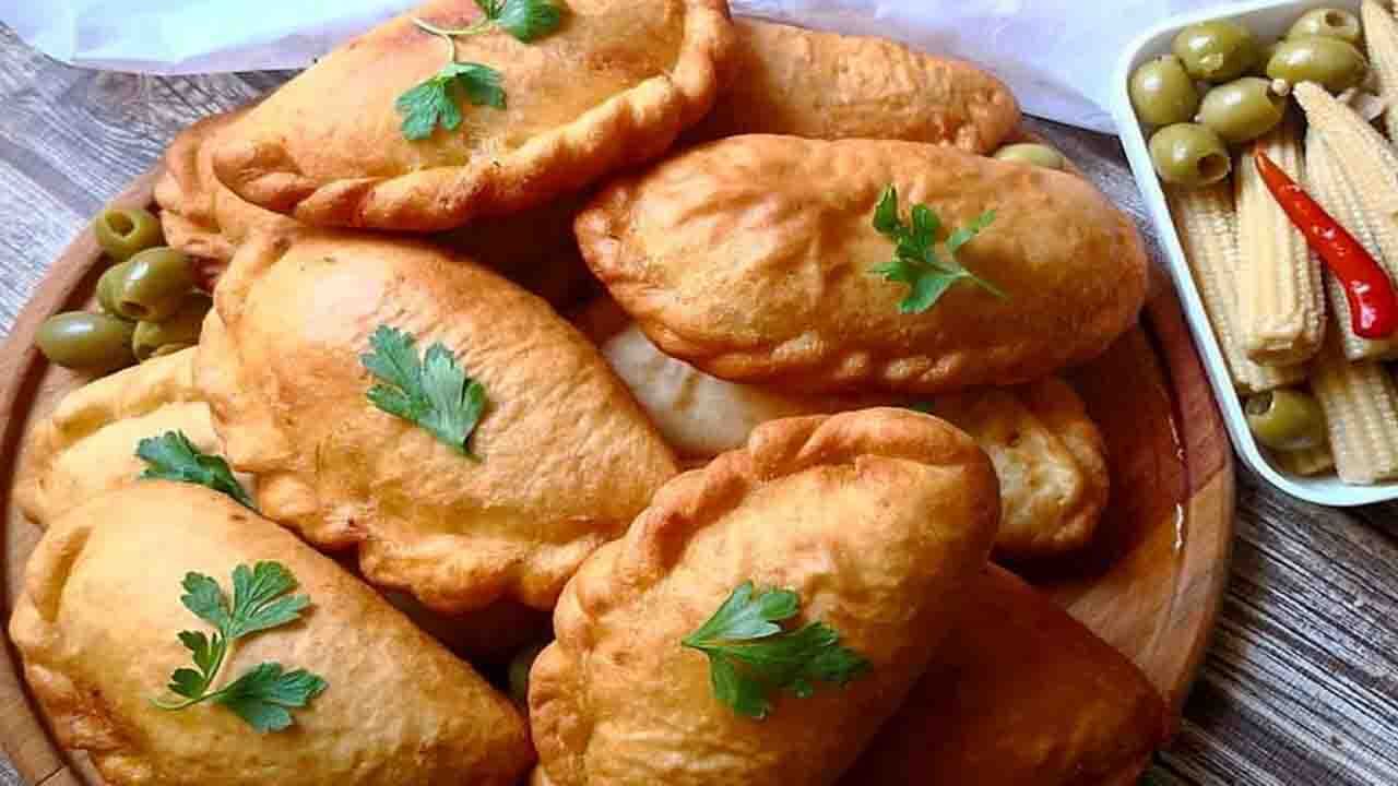 پیراشکی مرغ ترکیه‌ای + طرز تهیه