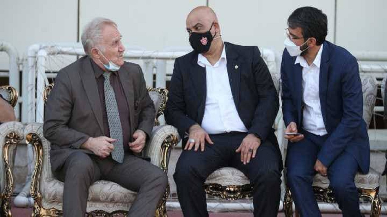 صدری: دست و پای پرسپولیس بسته است، اما ناامید نمی‌شویم/ تیم‌ها یا باید نتیجه بگیرند، یا علیه صدرنشین مصاحبه کنند!