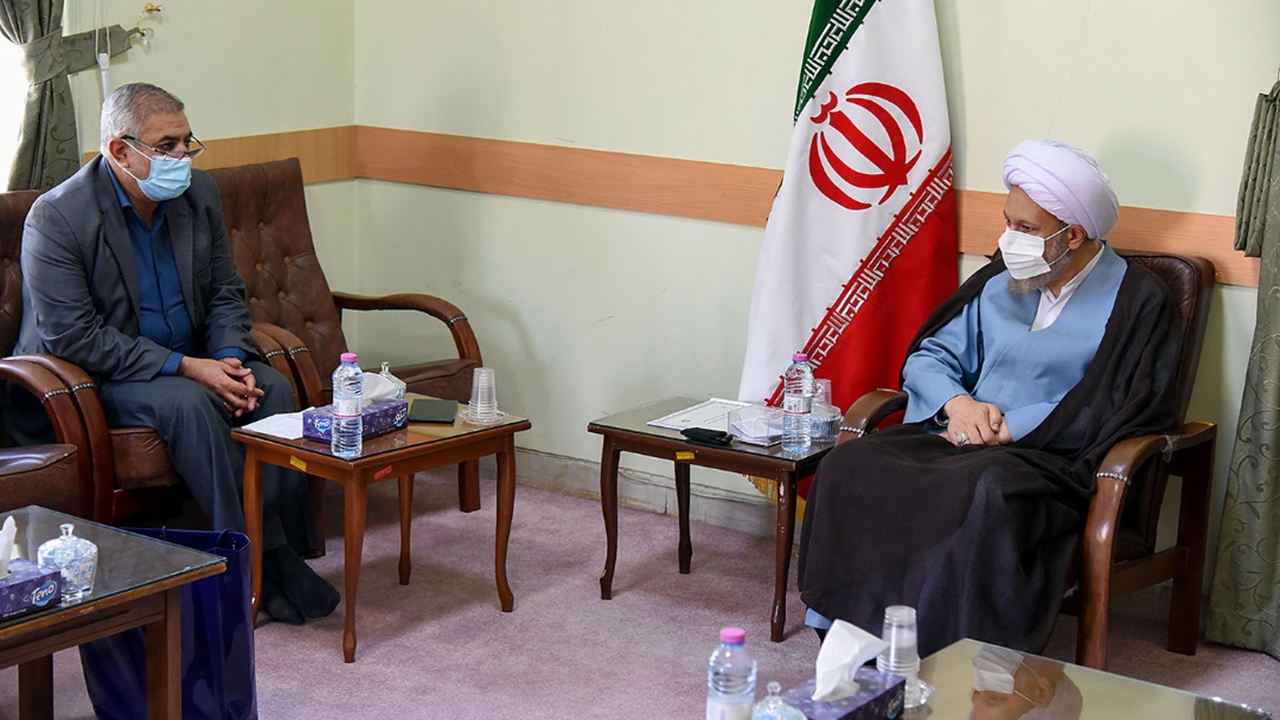 مسئولان فرهنگی در چارچوب کار کلیشه‌ای اداری نمانند