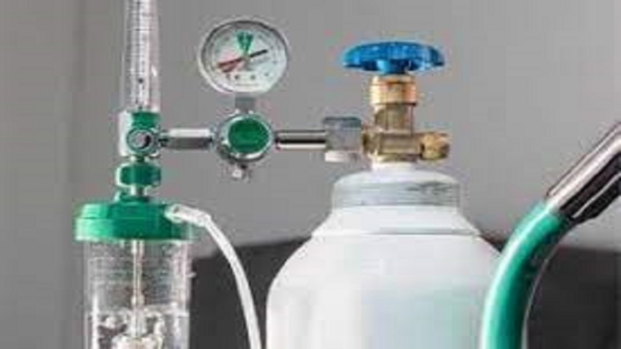 اهدای ۸ کپسول اکسیژن به بیمارستان سپیدان