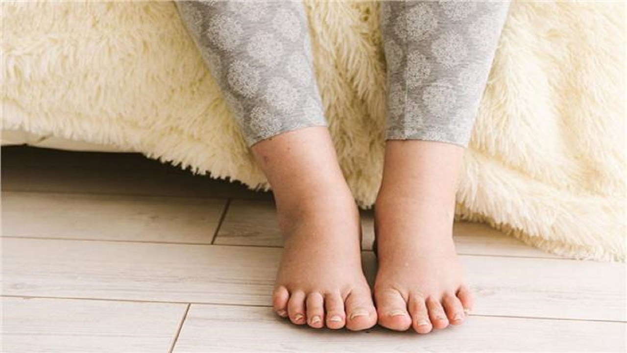 علائم و دلایل لخته شدن خون در پا پس از زایمان