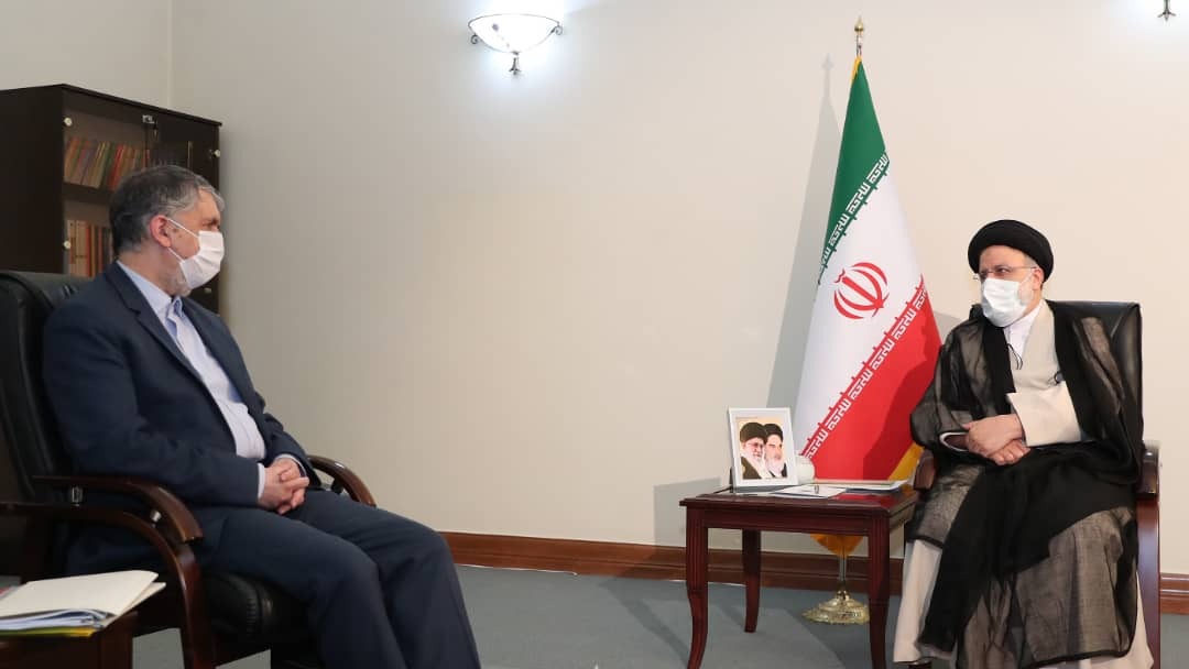 دیدار وزیر فرهنگ و ارشاد اسلامی با رئیس جمهور منتخب/ رئیسی: نخبگان حوزوی و دانشگاهی در حوزه فرهنگ فعالیت جریان‌ساز داشته باشند