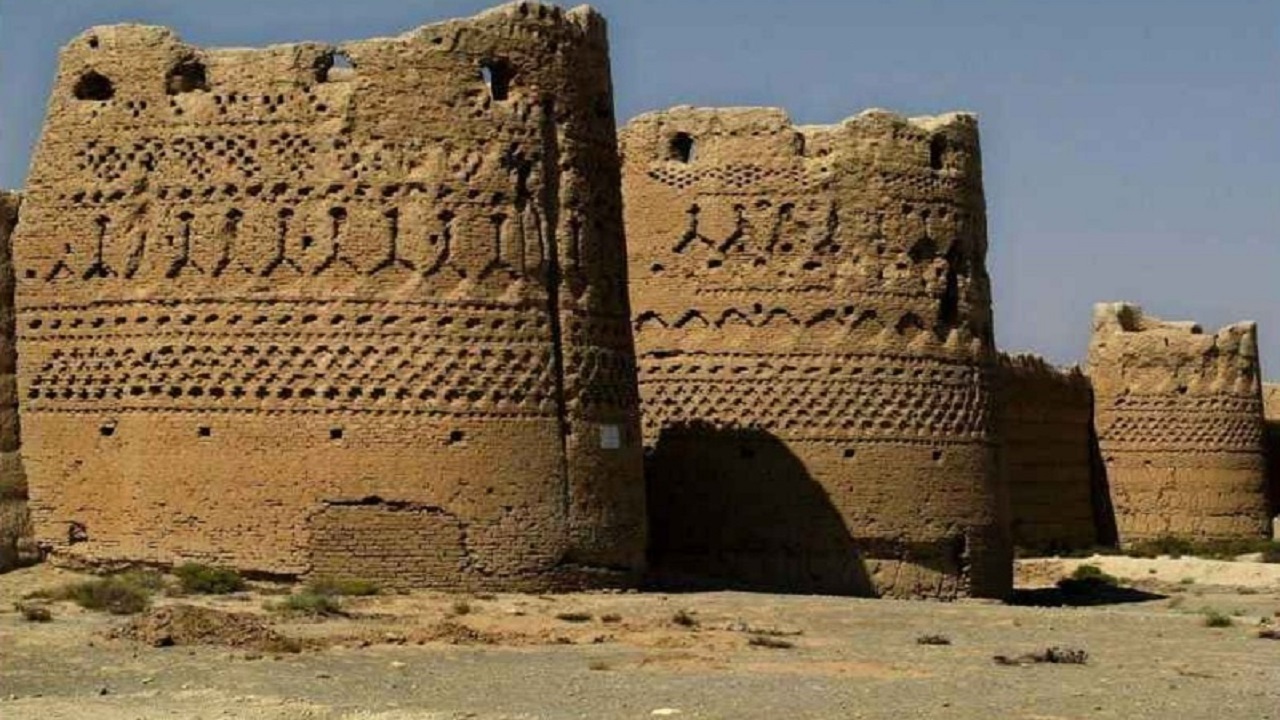 حال ناخوش قلعه تاریخی اشکذر+تصاویر