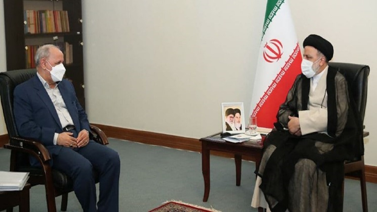 ۱۲ نفر از پاستور به دیدار رئیسی رفتند/ آنچه در جلسات وزرای دولت با رئیس جمهور منتخب گذشت ۱۲ نفر از پاستور به دیدار رئیسی رفتند/ آنچه در جلسات وزرای دولت با رئیس جمهور منتخب گذشت