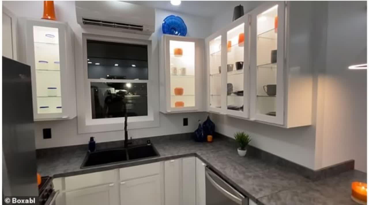 ایلان ماسک در خانه اجاره ای 34 متری زندگی می کند!