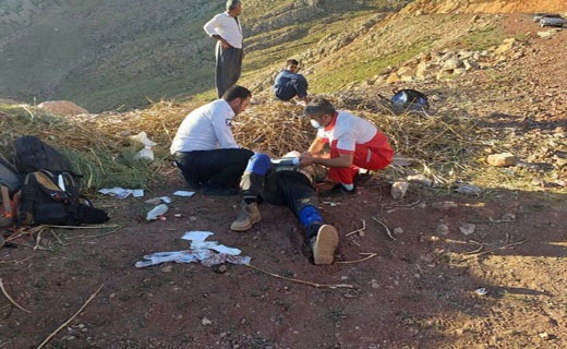 واژگونی مینی&zwnj;بوس کوهنوردان در جاده پاوه به روانسر با ۱۲ مصدوم