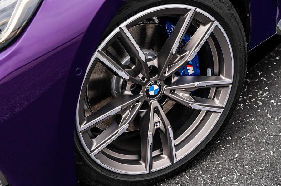 تصاویر و مشخصات خودروی سری ۲ BMW جدید