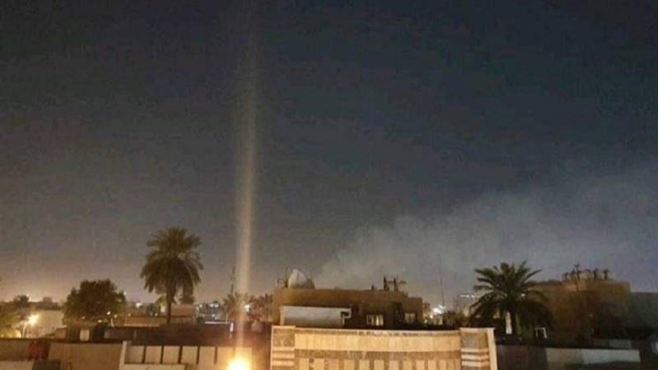 حمله راکتی و پهپادی به سفارت آمریکا در بغداد/ کاروان لجستیکی تروریست های آمریکایی هدف قرار گرفت