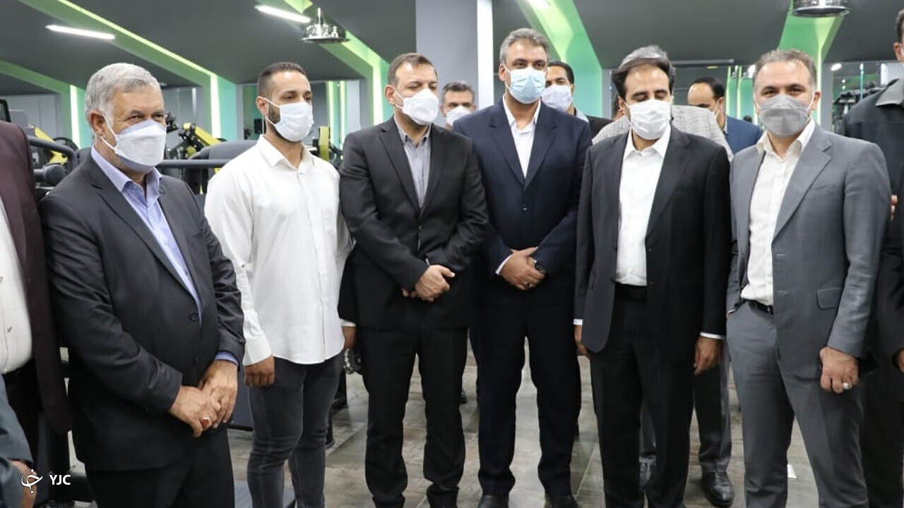 بازدید عزیزی‌خادم از مجموعه ورزشی سردار سلیمانیِ سیرجان
